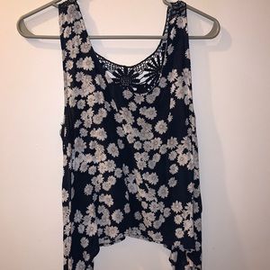 Women’s cropped tank top
